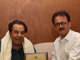 Kishore Kumar Award: बॉलीवुड अभिनेता धर्मेंद्र को किशोर कुमार अवॉर्ड से सम्मानित, बोले- 'मैं शुक्रगुजार हूं...' Kishore Kumar Award: बॉलीवुड अभिनेता धर्मेंद्र को किशोर कुमार अवॉर्ड से सम्मानित, बोले- 'मैं शुक्रगुजार हूं...'
