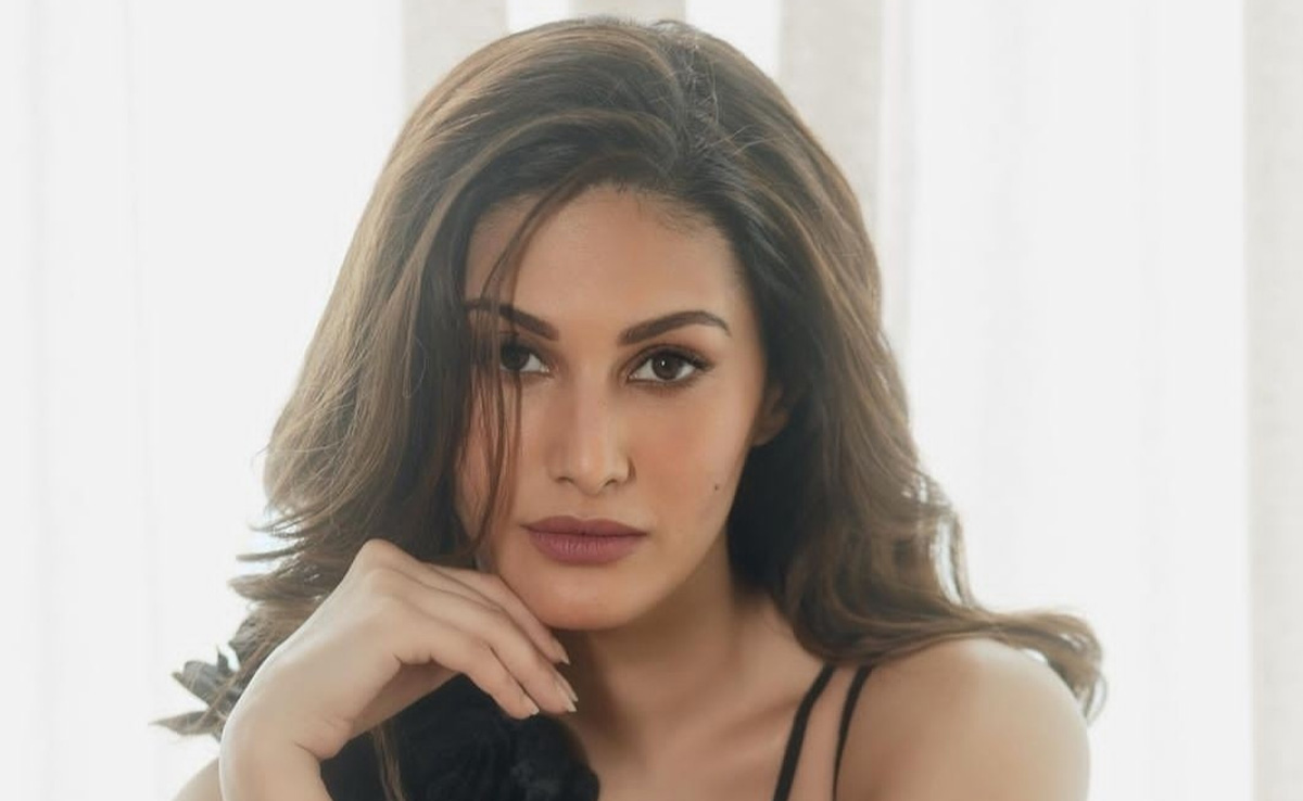 Amyra Dastur Birthday: बॉलीवुड की वह एक्ट्रेस जिसकी इमरान हाशमी भी नहीं लगा पाए नैया पार...