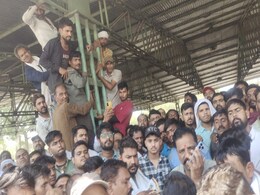 MP News: मंडी के सुरक्षाकर्मियों ने दिखाई गुंडागर्दी, किसान ने रिश्वत नहीं दी, तो फोड़ दिया सिर...मुकदमा दर्ज MP News: मंडी के सुरक्षाकर्मियों ने दिखाई गुंडागर्दी, किसान ने रिश्वत नहीं दी, तो फोड़ दिया सिर...मुकदमा दर्ज