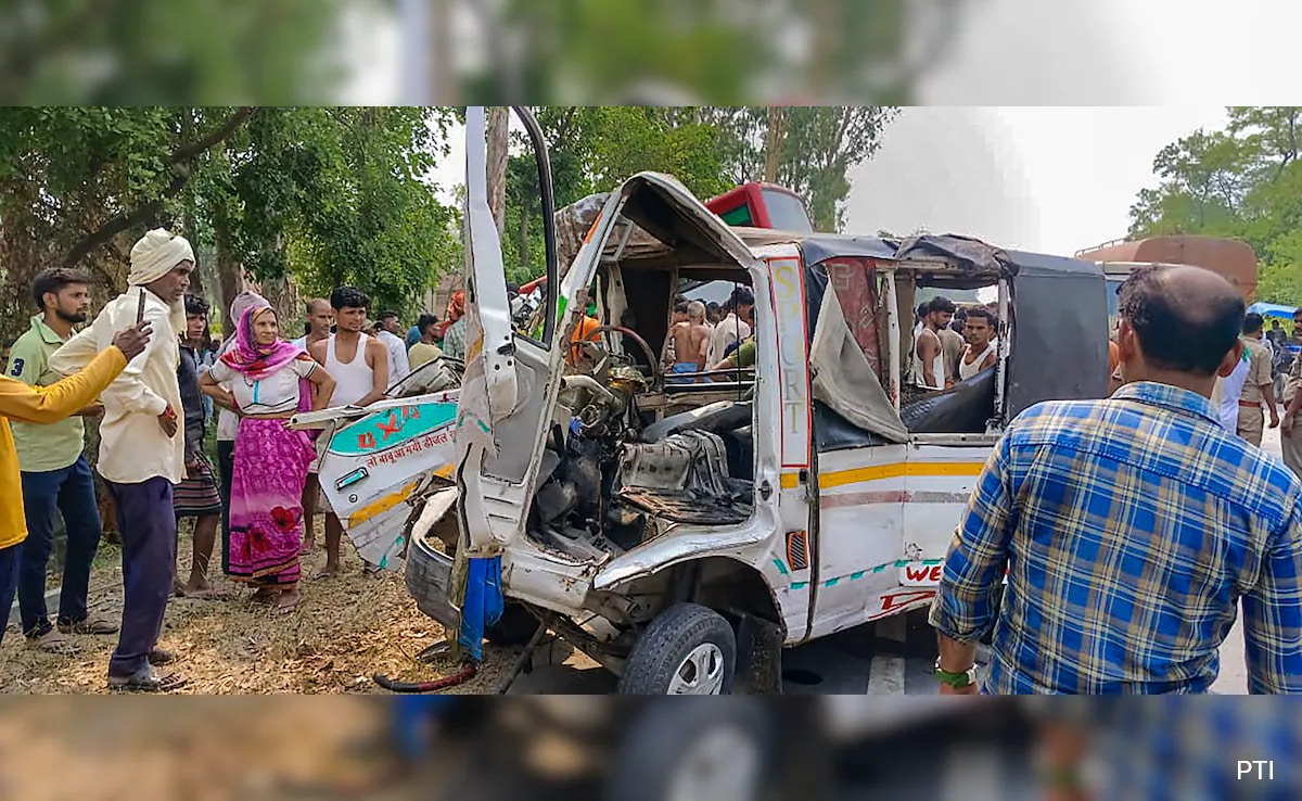 Child Among 5 Killed After Speeding Van Collides With Bus On UP Highway: Cops