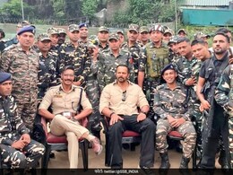 'सिंघम अगेन' की शूटिंग के बीच रोहित शेट्टी ने दिखाई 'नए भारत के नए कश्मीर' की झलक 'सिंघम अगेन' की शूटिंग के बीच रोहित शेट्टी ने दिखाई 'नए भारत के नए कश्मीर' की झलक