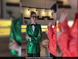Kiara Advani's Birthday Gift To Karan Johar: "Your Very Own Statue." See LOL Post Kiara Advani's Birthday Gift To Karan Johar: "Your Very Own Statue." See LOL Post