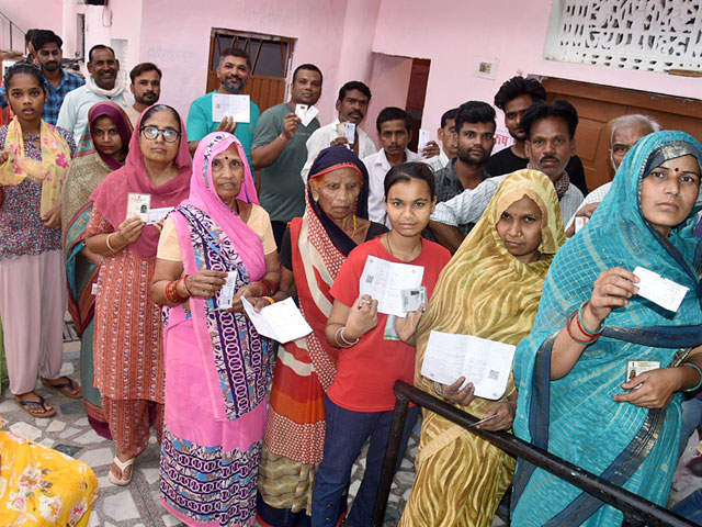 Lok Sabha Elections 2024 Phase 4 Updates: MP में शाम 6 बजे तक कुल 71.72 % हुआ मतदान, इन सीटों पर डाले गए वोट
