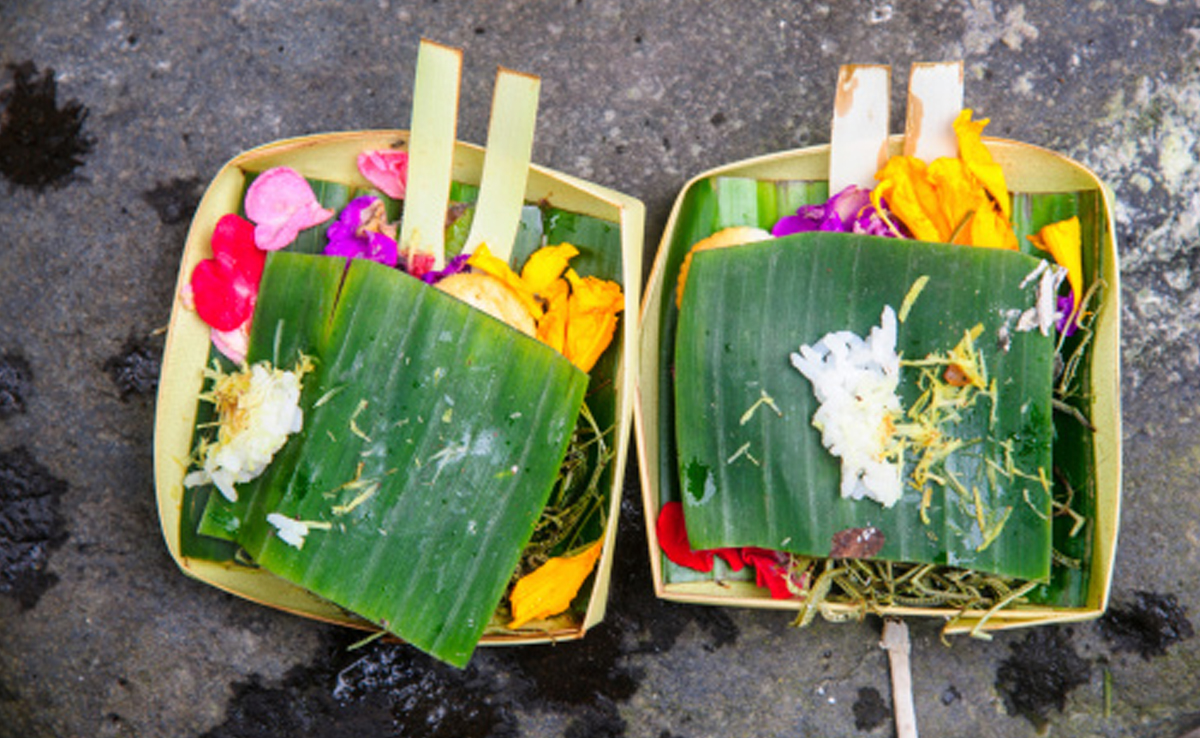 बहुत शुभ होते हैं केले के पत्ते, जानिए इन पर किन देवताओं को लगाया जाता है भोग