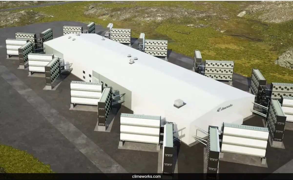 Iceland Debuts "Mammoth", Largest Plant To Suck