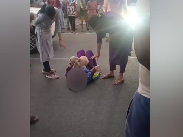 Video: Woman Lies Down On Road, Asks Delhi Cops To Arrange Hotel For Her