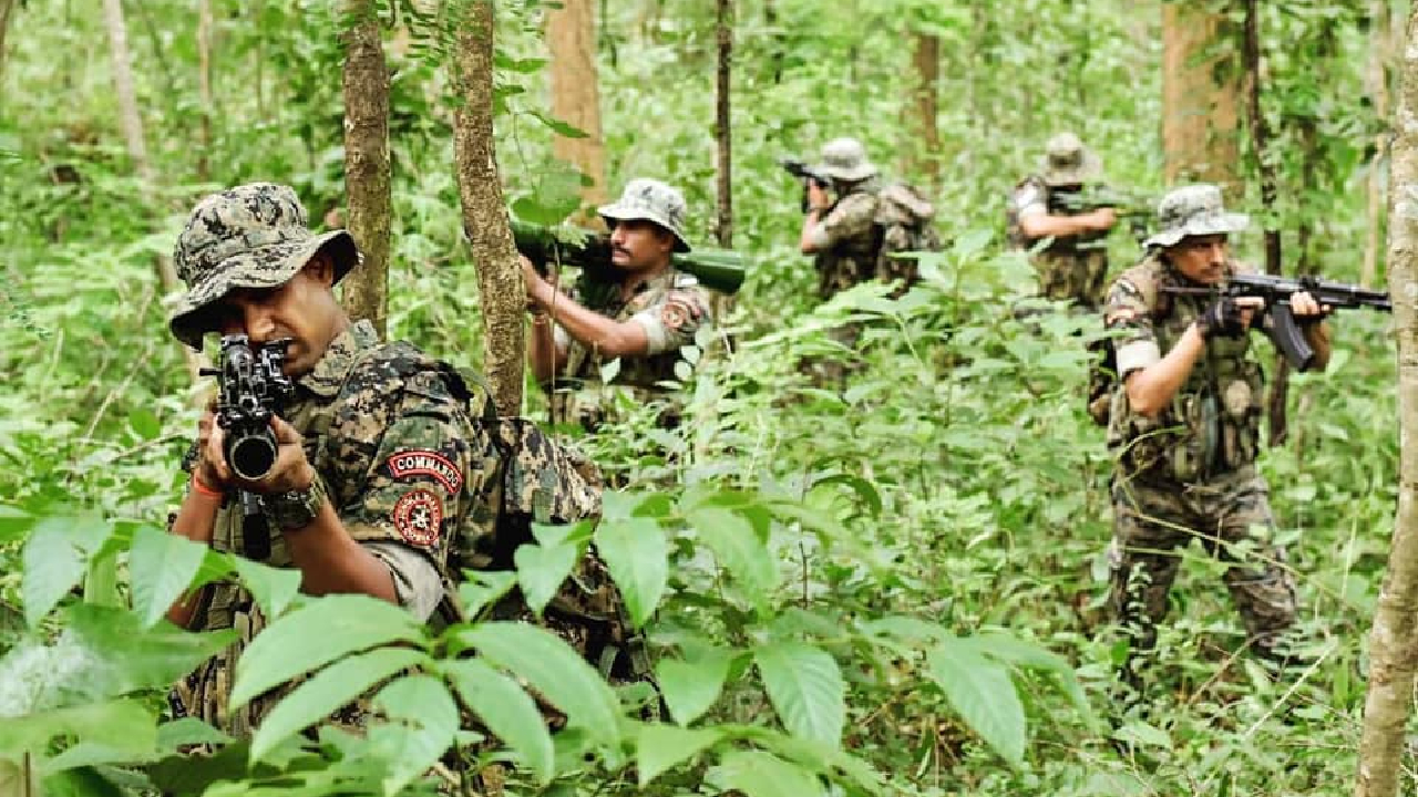 Bijapur Naxal Encounter: बीजापुर में बड़ा एनकाउंटर, अब तक कुल 12 नक्सली ढेर