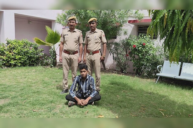 कांग्रेस नेता हरीश चौधरी को धमकी देने वाला आरोपी पुलिस के कब्जे में. कांग्रेस नेता हरीश चौधरी को धमकी देने वाला आरोपी पुलिस के कब्जे में.