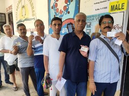 32 वर्षानंतर विस्थापित काश्मिरी पंडितांनी अनंतनागमध्ये बजावला मतदानाचा हक्क