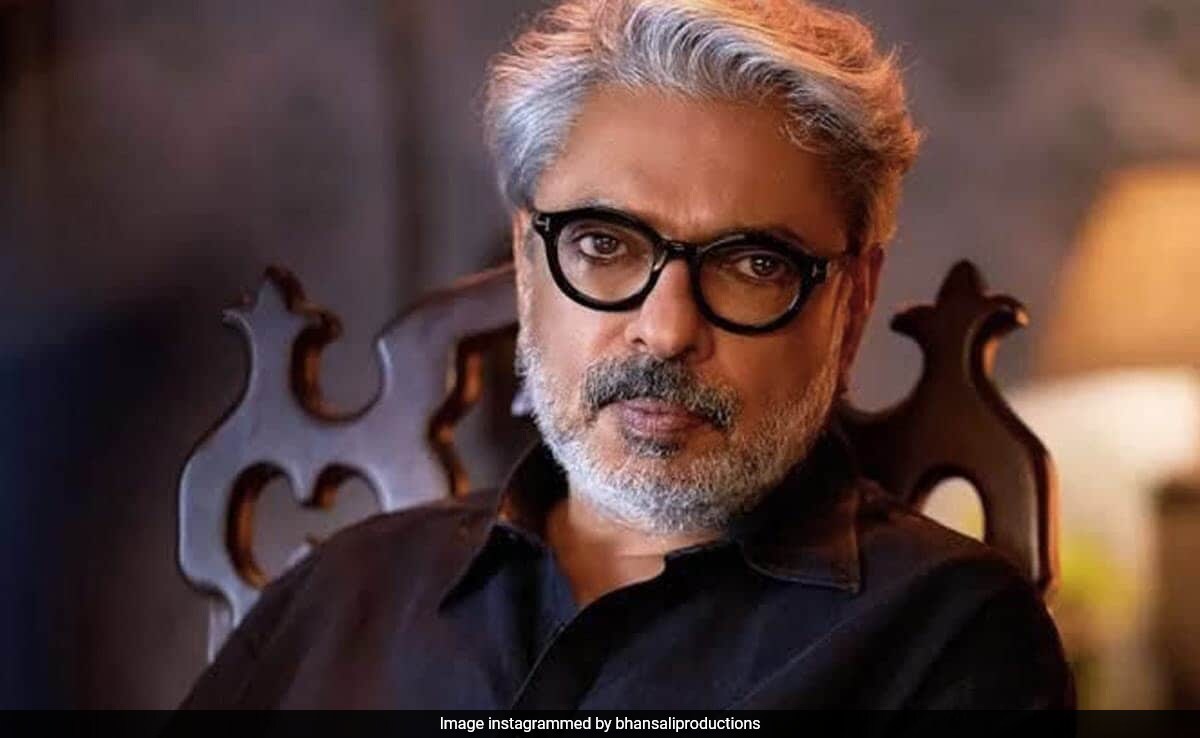 Sanjay Leela Bhansali Reveals Kareena Kapoor, Rekha And Rani Mukerji Were The First Choices For <i>Heeramandi</i>