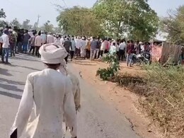 बेटी को घर वापस ले जाने आए पिता की ससुराल वालों ने कर दी हत्या, मचा भारी बवाल बेटी को घर वापस ले जाने आए पिता की ससुराल वालों ने कर दी हत्या, मचा भारी बवाल