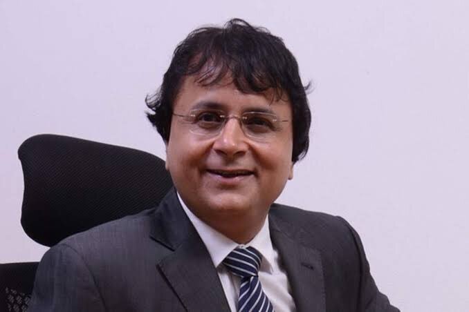 एम्स में कोई और करा रहा था इलाज... जेल जाने से बचने के लिए लावा मोबाइल के MD का ड्रामा