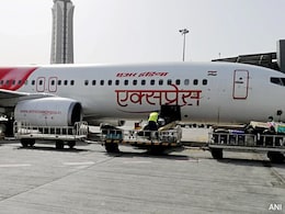 दुबई-जयपुर की फ्लाइट में शराब पी रहा था यात्री, एयर होस्टेस ने रोका तो करने लगा छेड़खानी दुबई-जयपुर की फ्लाइट में शराब पी रहा था यात्री, एयर होस्टेस ने रोका तो करने लगा छेड़खानी