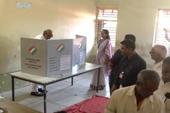 Sharad Pawar Casts His Vote At A Polling Booth In Baramati, Maharashtra Sharad Pawar Casts His Vote At A Polling Booth In Baramati, Maharashtra