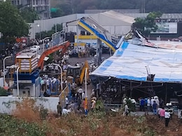 नीचे दबा है 'पेट्रोल बम'! मुंबई में दैत्य बनकर गिरा होर्डिंग बढ़ा रहा धुकधुकी नीचे दबा है 'पेट्रोल बम'! मुंबई में दैत्य बनकर गिरा होर्डिंग बढ़ा रहा धुकधुकी