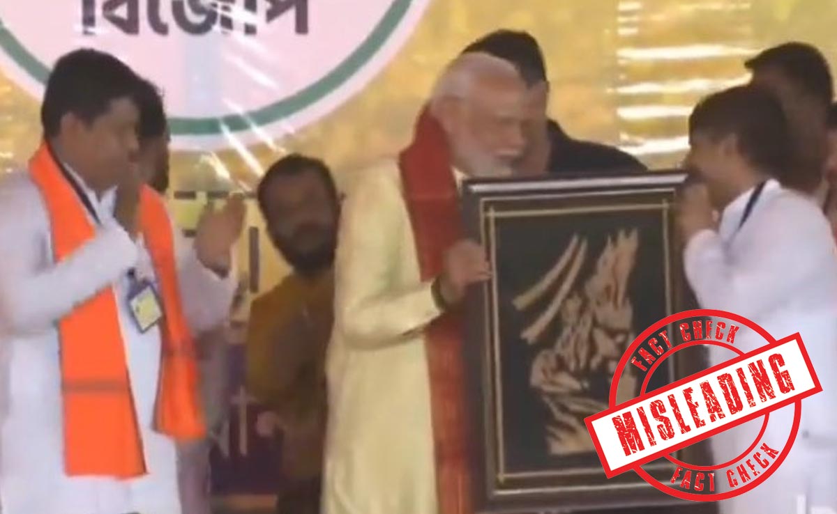 Fact-Check: Visuals Of PM Accepting Upside-Down Tagore Art Are Clipped
