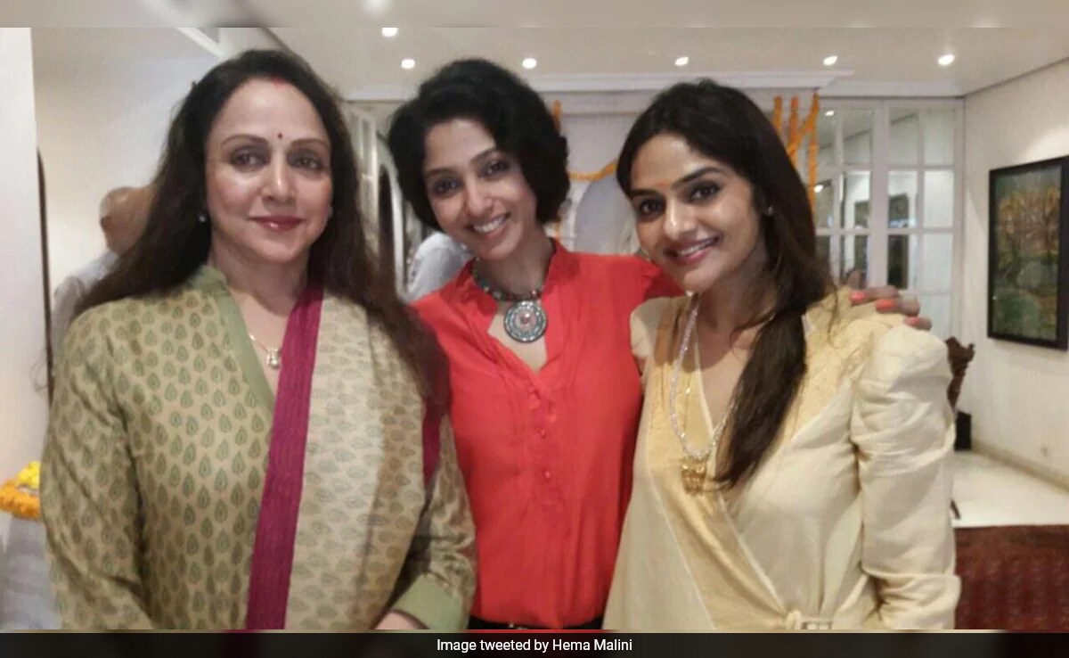 <i>Roja</i> Actor Madhoo On Being Hema Malini's Cousin: "Her Stature Gave Me A Lot Of Dignity"