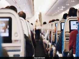 Experts Share Best and Worst Foods for Long-Haul Flights Experts Share Best and Worst Foods for Long-Haul Flights