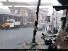 Heavy Rain Hits Kerala, Red Alert Issued For 2 Districts: Weather Office Heavy Rain Hits Kerala, Red Alert Issued For 2 Districts: Weather Office