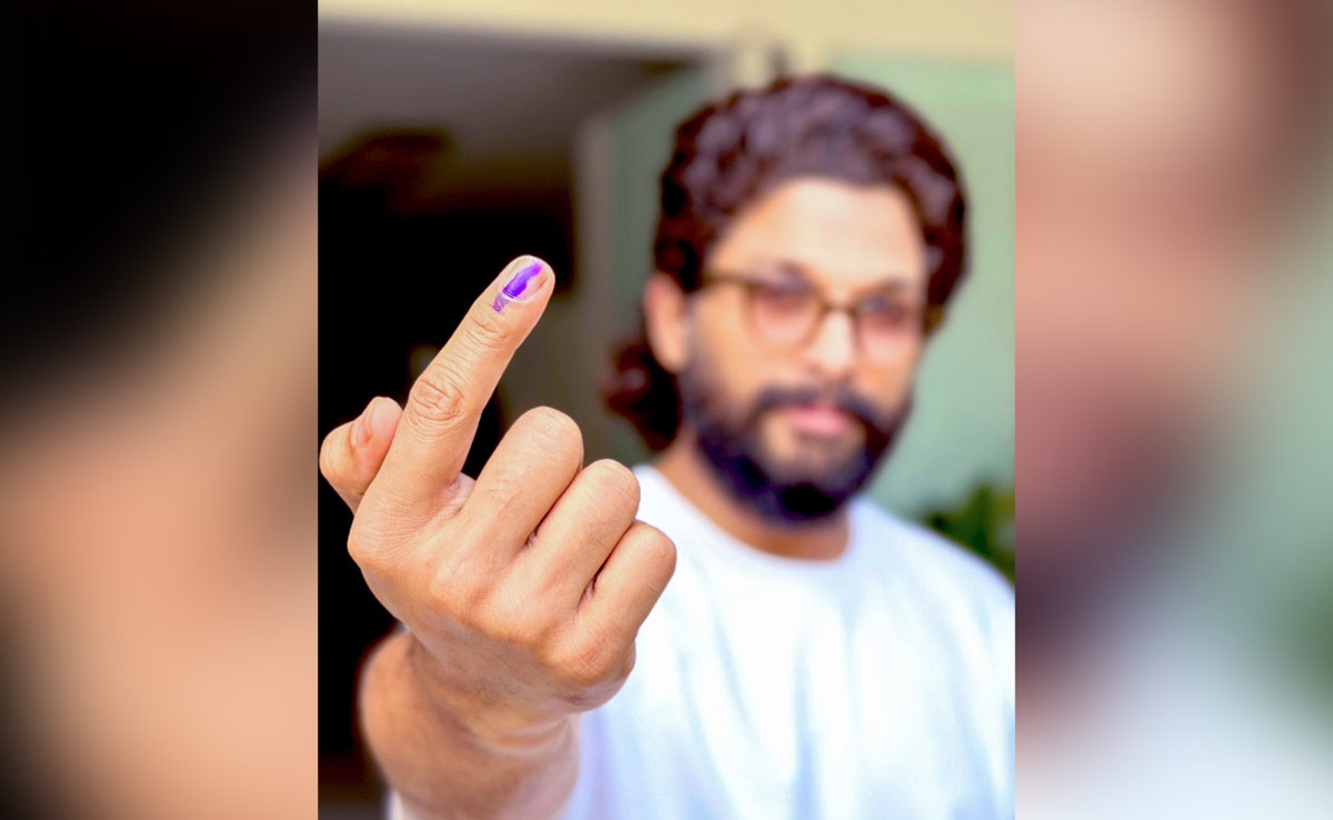 Ex Vice-President Venkaiah Naidu, Actor Allu Arjun Among Early Voters In Telangana