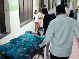Jhunjhunu Kidney Case: स्वास्थ्य विभाग ने दो डॉक्टर और नर्सिंग कर्मचारी को भेजा नोटिस, ईंद बानो अब रेफर हुई जयपुर Jhunjhunu Kidney Case: स्वास्थ्य विभाग ने दो डॉक्टर और नर्सिंग कर्मचारी को भेजा नोटिस, ईंद बानो अब रेफर हुई जयपुर