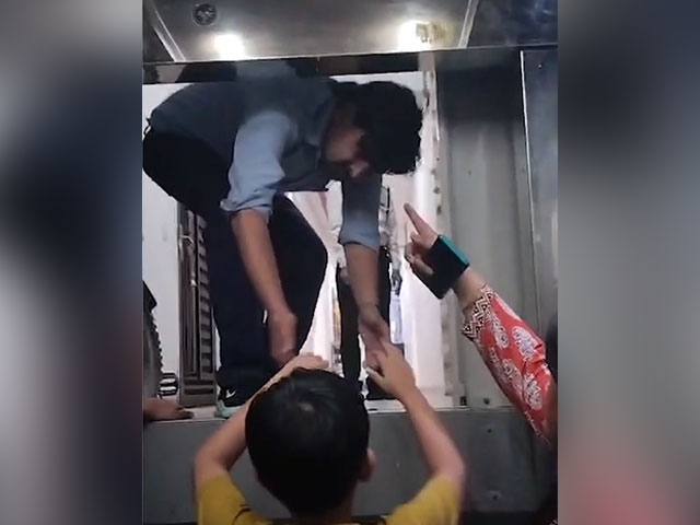 Greater Noida Society Lift | Residents Get Stuck In Greater Noida Society Lift