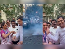 सुप्रिया सुळेंच्या कार्यकर्त्यांनी उधळला विजयाचा गुलाल, निवडणुकीच्या निकालाआधीच सेलिब्रेशन सुप्रिया सुळेंच्या कार्यकर्त्यांनी उधळला विजयाचा गुलाल, निवडणुकीच्या निकालाआधीच सेलिब्रेशन