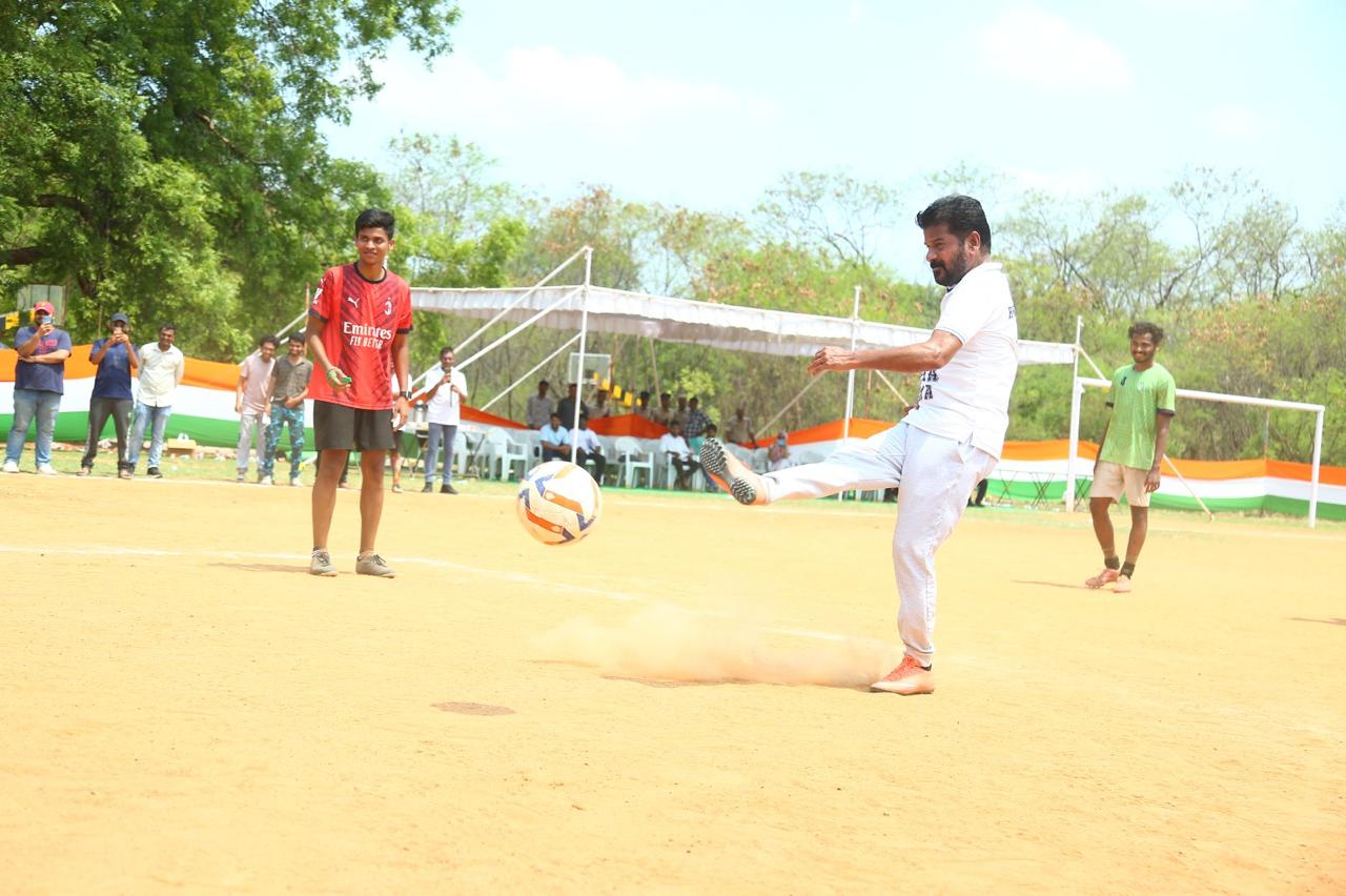 Revanth Reddy Video: As Weeks Of Lok Sabha Elections 2024 Campaigning ...