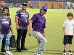 केकेआर ने ली आईपीएल 2024 के प्लेऑफ में एंट्री तो खुश हुए शाहरुख खान, बीच स्टेडियम में बेटे अबराम संग करने लगे डांस केकेआर ने ली आईपीएल 2024 के प्लेऑफ में एंट्री तो खुश हुए शाहरुख खान, बीच स्टेडियम में बेटे अबराम संग करने लगे डांस