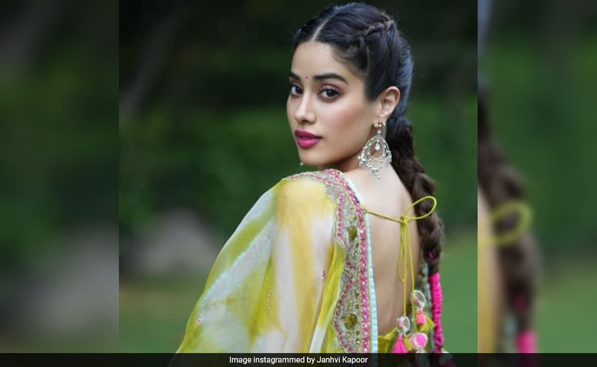 Janhvi Kapoor On The Modus Opearandi Of The Paparazzi: "If Your Price Is High, They Follow Your Car"