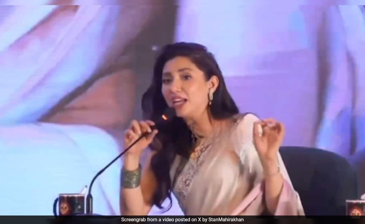 Mahira Khan's Reaction To Crowd Throwing An Object At Her On Stage: "It Is Unacceptable"