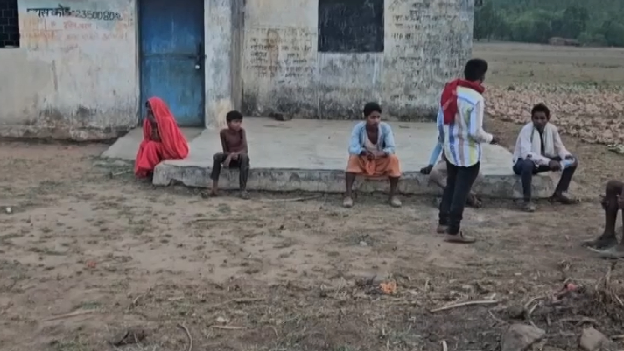 सिंगरौली: न सड़क, न बिजली, न पानी, कैसी है इस गांव के लोगों की जिंदगी!