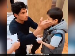 बाबर आजम ने बच्चे को किया मायूस, तो नसीम शाह ने ऐसे जीत लिया दिल, VIDEO बाबर आजम ने बच्चे को किया मायूस, तो नसीम शाह ने ऐसे जीत लिया दिल, VIDEO