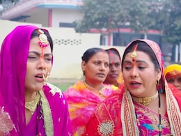 सास अठन्नी बहू रुपईया का ट्रेलर रिलीज, पांव छूने के बहाने बहू ने सास के काटी चुटकी, यूं नाक में किया दम सास अठन्नी बहू रुपईया का ट्रेलर रिलीज, पांव छूने के बहाने बहू ने सास के काटी चुटकी, यूं नाक में किया दम