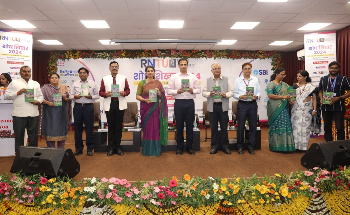 शोध शिखर 2024: विकसित भारत को साकार करने के लिए रिसर्च, इनोवेशन व स्टार्टअप को साथ में चलना चाहिए