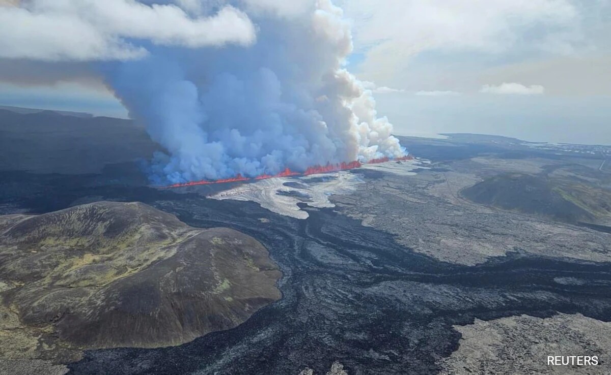 Iceland Volcano Erupts For 5th Time Since December, Shoots Lava Over 50 Metres Into Air - Vimarsana News