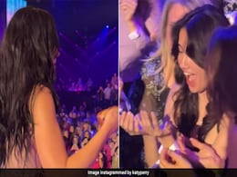 Viral: रियलिटी शो की इस जज ने ऑडियंस पर फेंका पिज्जा, वीडियो देख फैन्स को आया गुस्सा, बोले- कुछ तो शर्म करो Viral: रियलिटी शो की इस जज ने ऑडियंस पर फेंका पिज्जा, वीडियो देख फैन्स को आया गुस्सा, बोले- कुछ तो शर्म करो