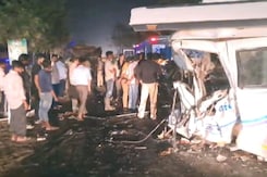 7 Of Family Killed After Mini Bus To Vaishno Devi Collides With Truck In Haryana 7 Of Family Killed After Mini Bus To Vaishno Devi Collides With Truck In Haryana