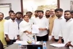 Rohith Vemula's Mother Meets Telangana Chief Minister, Seeks "Justice" Rohith Vemula's Mother Meets Telangana Chief Minister, Seeks "Justice"