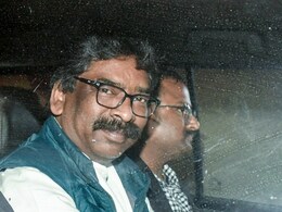 Hemant Soren Granted Bail: झारखंड के पूर्व मुख्यमंत्री हेमंत सोरेन को रांची हाईकोर्ट से मिली जमानत Hemant Soren Granted Bail: झारखंड के पूर्व मुख्यमंत्री हेमंत सोरेन को रांची हाईकोर्ट से मिली जमानत