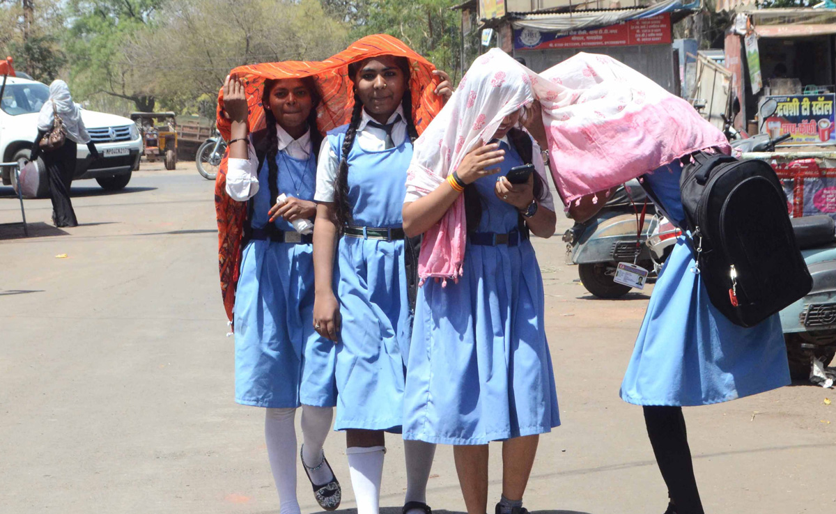 Heat Wave In Rajasthan: राजस्थान में गर्मी ने बरपाया कहर, इस जिले में कलेक्टर ने दिए कक्षा 1 से 8  तक के स्कूलों को बंद करने के आदेश