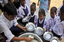 Mid-Day Meal Case in MP: मिड-डे मील फर्जीवाड़े में बड़ा  एक्शन, एक टीचर निलंबित Mid-Day Meal Case in MP: मिड-डे मील फर्जीवाड़े में बड़ा  एक्शन, एक टीचर निलंबित