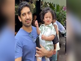चाचू अयान मुखर्जी के साथ घूमने निकलीं राहा कपूर, तेज धूप ने किया परेशान चाचू अयान मुखर्जी के साथ घूमने निकलीं राहा कपूर, तेज धूप ने किया परेशान