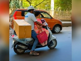 हाय गर्मी: स्कूटर पर AC लाने गई महिला से नहीं हुआ डिलीवरी का इंतजार, लोगों ने इस तरह लिए मजे