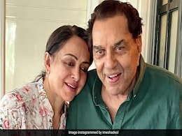 धर्मेंद्र और हेमा मालिनी की 44वीं एनिवर्सरी, बेटी ईशा देओल ने शेयर की खूबसूरत तस्वीर तो फैंस बोले- एवरग्रीन जोड़ी धर्मेंद्र और हेमा मालिनी की 44वीं एनिवर्सरी, बेटी ईशा देओल ने शेयर की खूबसूरत तस्वीर तो फैंस बोले- एवरग्रीन जोड़ी