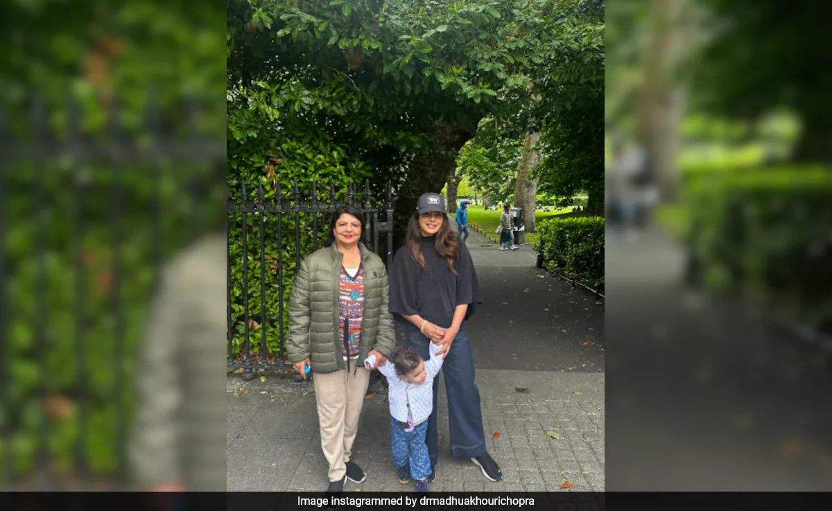 The 3-Generation Holiday Pic Featuring Priyanka Chopra, Mom Madhu And Daughter Malti Marie