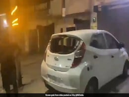 Congress Office In UP's Amethi Attacked, Cars Vandalised Congress Office In UP's Amethi Attacked, Cars Vandalised