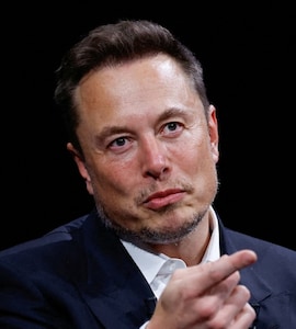Elon Musk Surpasses Bernard Arnault, Jeff Bezos To Become World's Richest