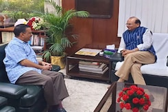 Delhi Lt Governor Takes Swipe At Arvind Kejriwal, Orders Corruption Probe Into Hospital Fire Delhi Lt Governor Takes Swipe At Arvind Kejriwal, Orders Corruption Probe Into Hospital Fire