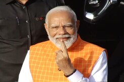 PM Modi Votes In Ahmedabad, Huge Crowd Gathers Outside Voting Booth PM Modi Votes In Ahmedabad, Huge Crowd Gathers Outside Voting Booth